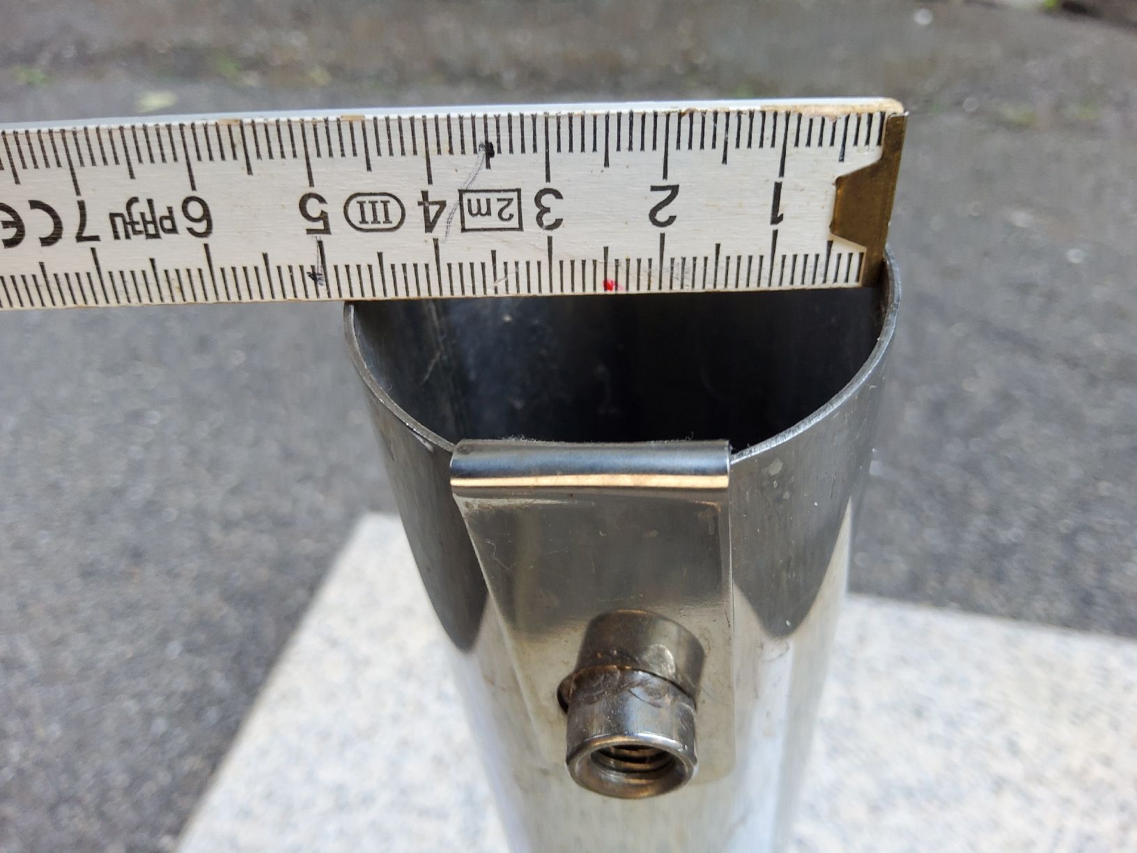 Altro: Granit-Schirmständer 30 kg mit Rollen & Zuggriff – Usato da Winterthur venduto da eob_fw5j 6