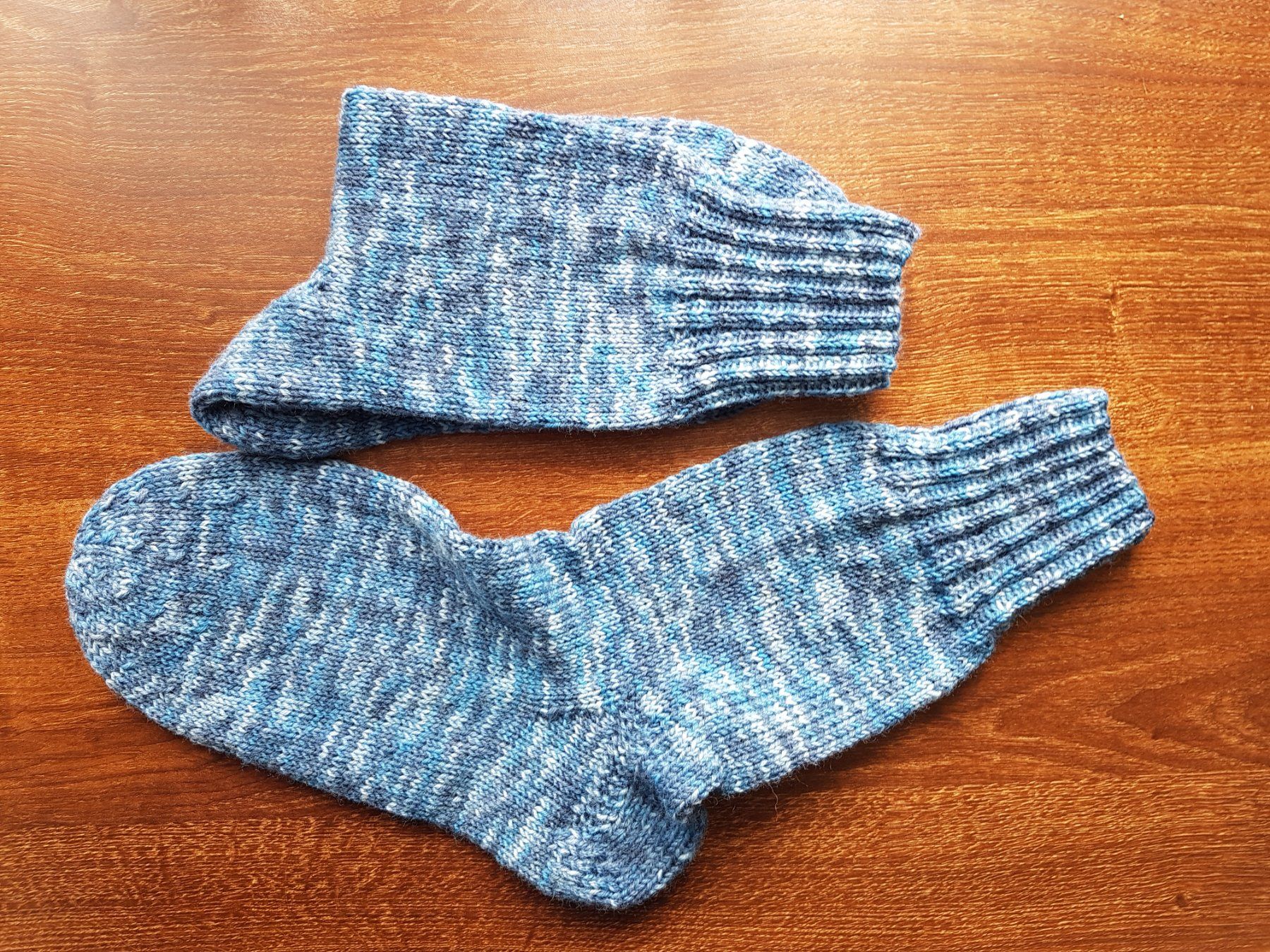 Calze: handgestrickte Socken Gr. 46/47 – Nuovo (secondo la descrizione) da Ursenbach venduto da gruenblau 1