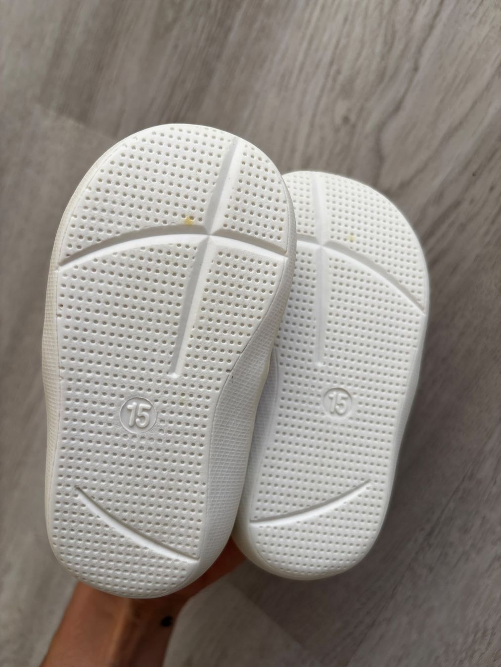 Schuhe für Jungen: Kinderhausschuhe Gr. 15 – Gebraucht aus Hochfelden von rub_rnw5 4