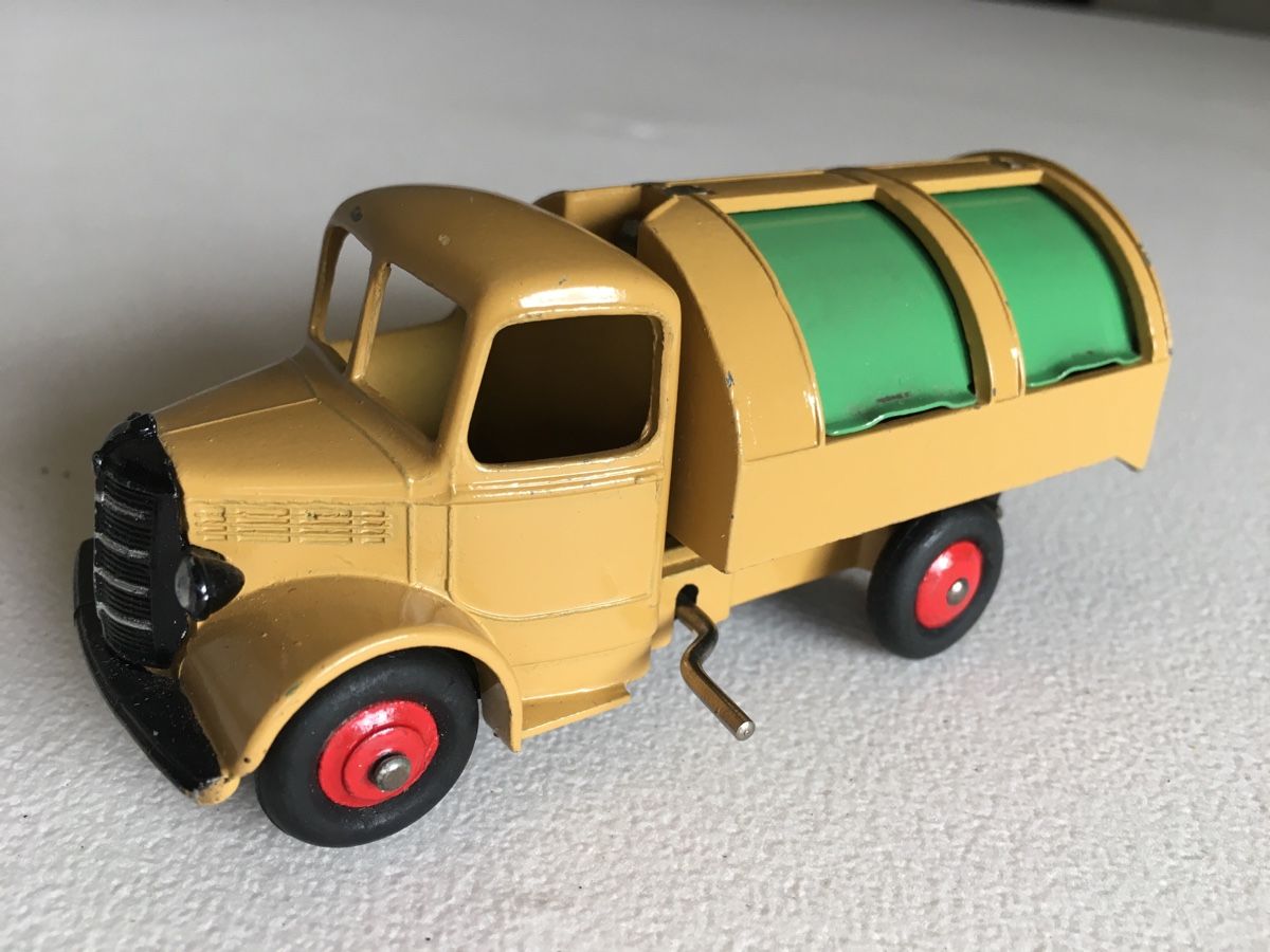 Dinky Toys Modellini d'auto: Dinky Commer Müllwagen – Usato da Grellingen venduto da Toyhamster