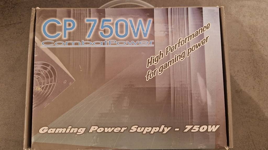 Componenti elettronici: Neues PC Netzteil - 750W – Usato da Oeschgen venduto da Osche02