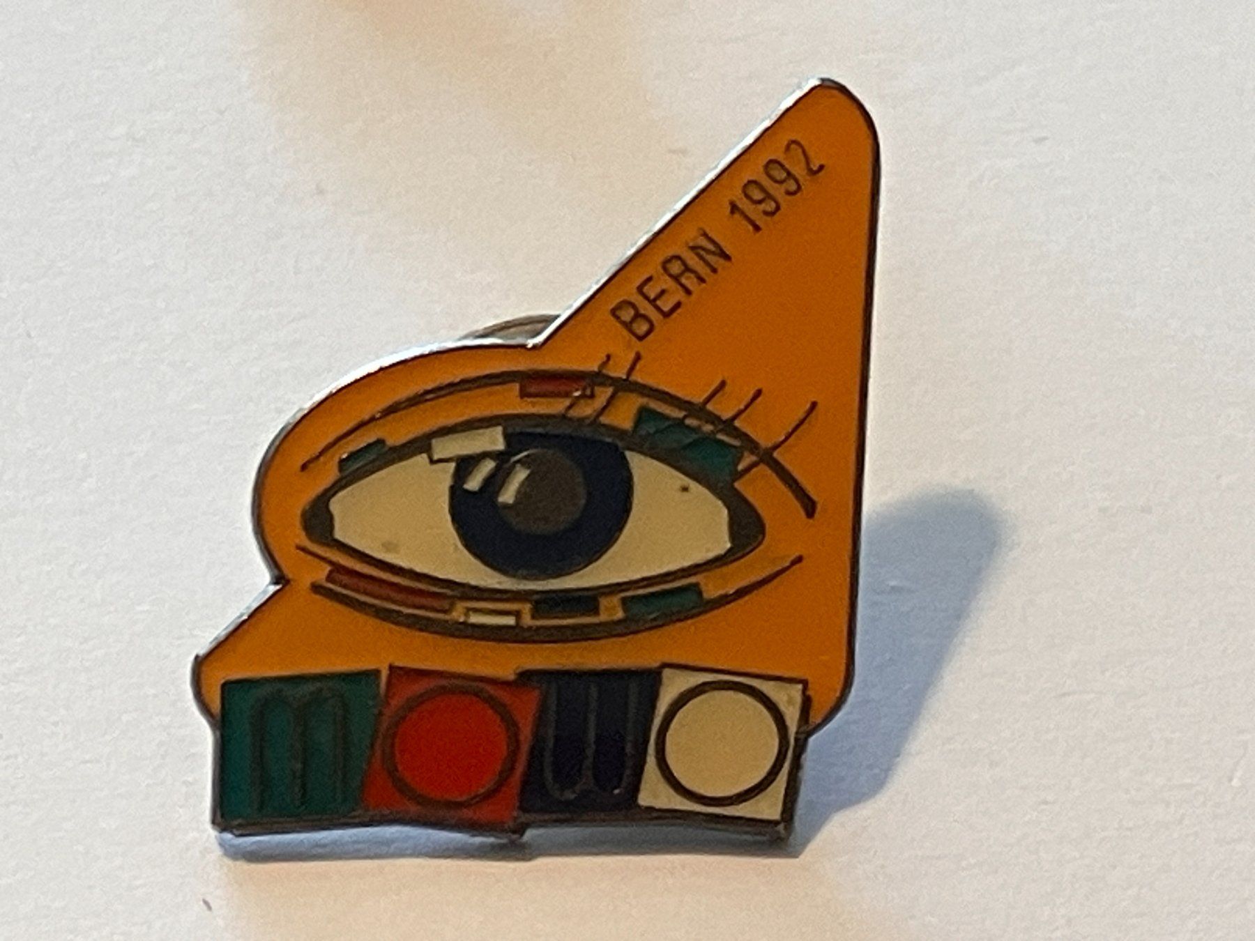Placchette & Badge: 1 Pin Mowo Bern 1992 – Usato da Basel venduto da djwwpp