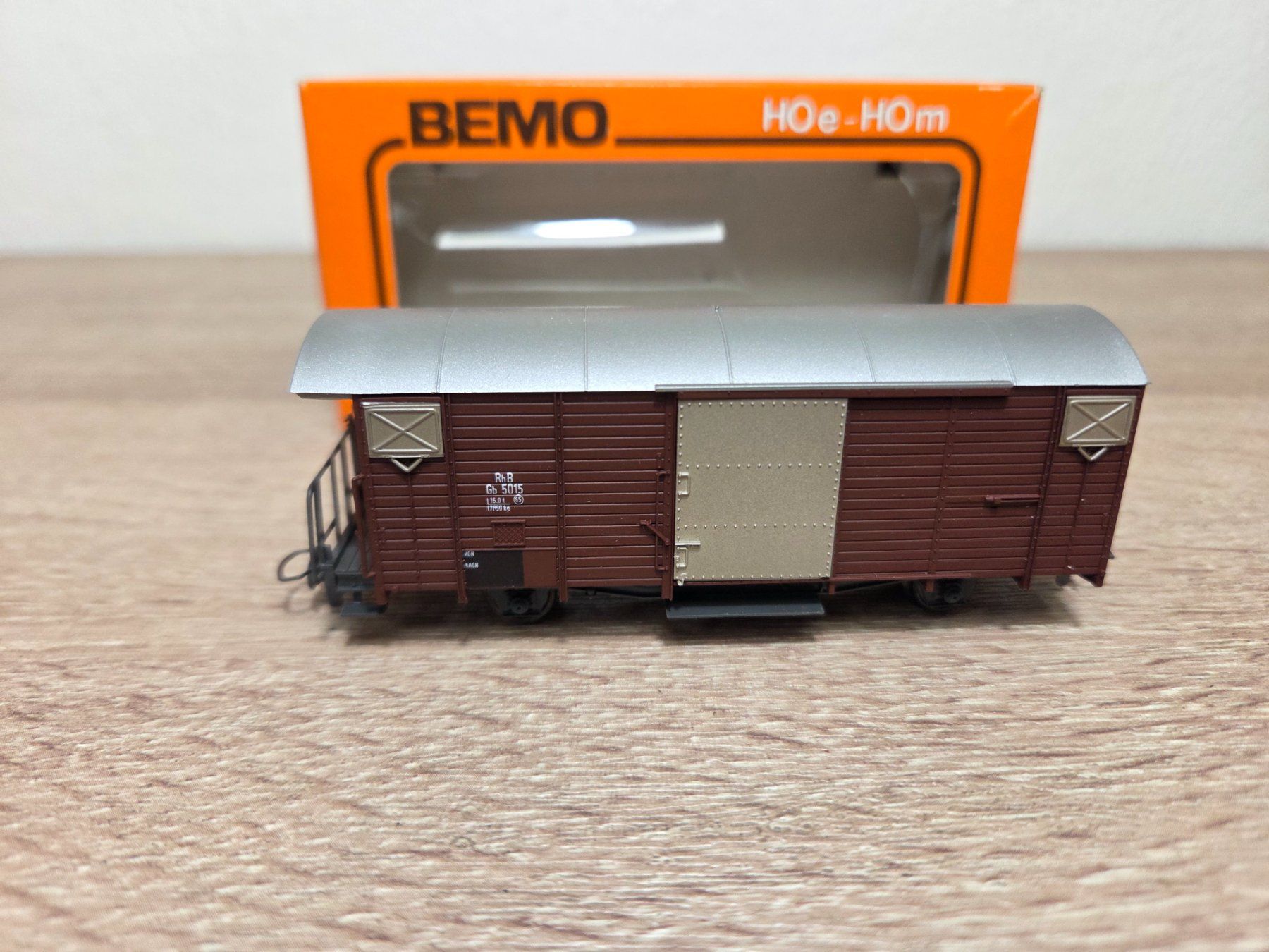 Bemo Modellini di ferrovie: Bemo 2256 Güterwagen RhB H0m – Usato da St-Aubin-Sauges venduto da Lo_Go 1