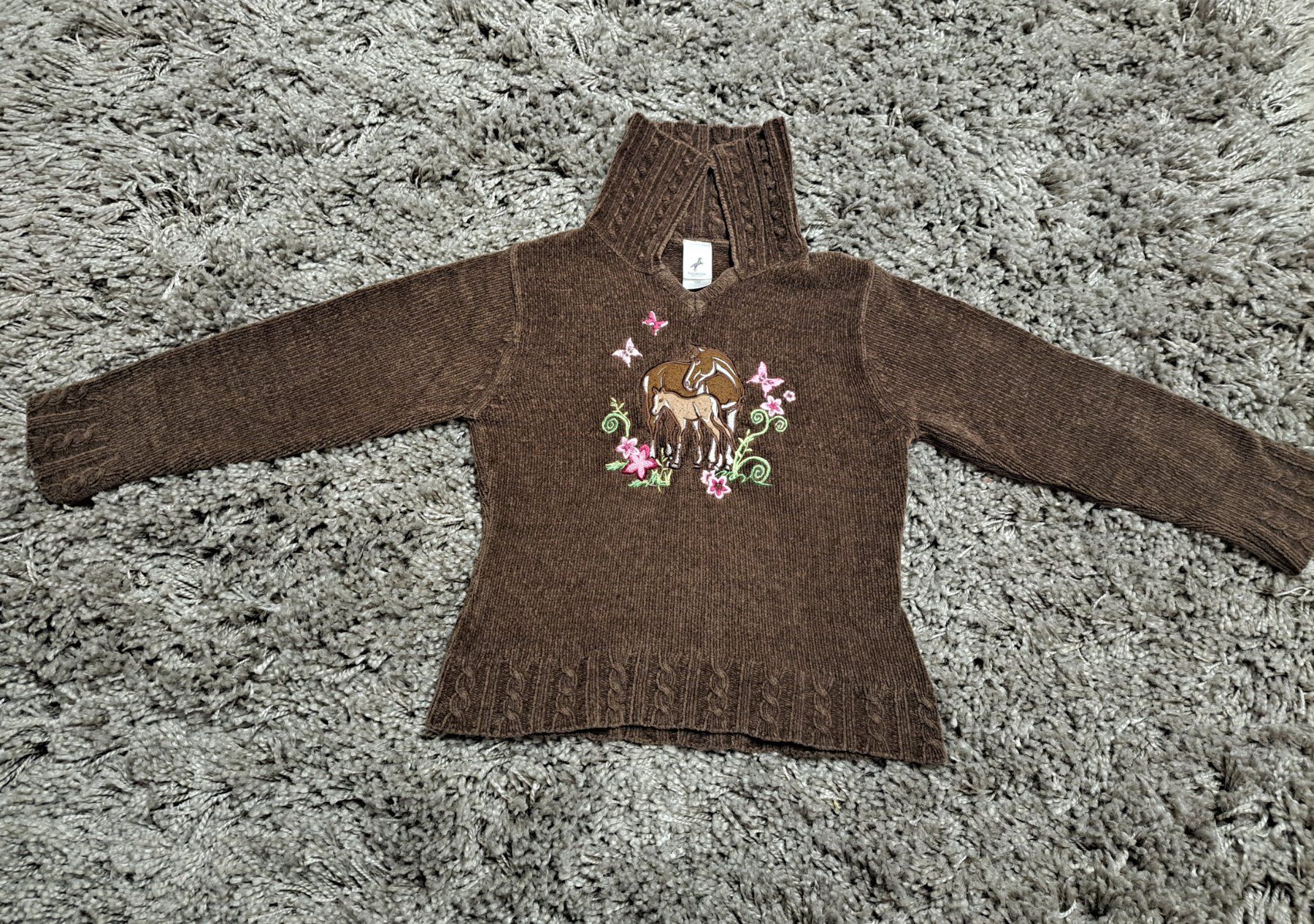 C&A Maglioni & Felpe: Pullover mit Pferden🐴 Grösse 110 – Usato da Kaltbrunn venduto da Nili133