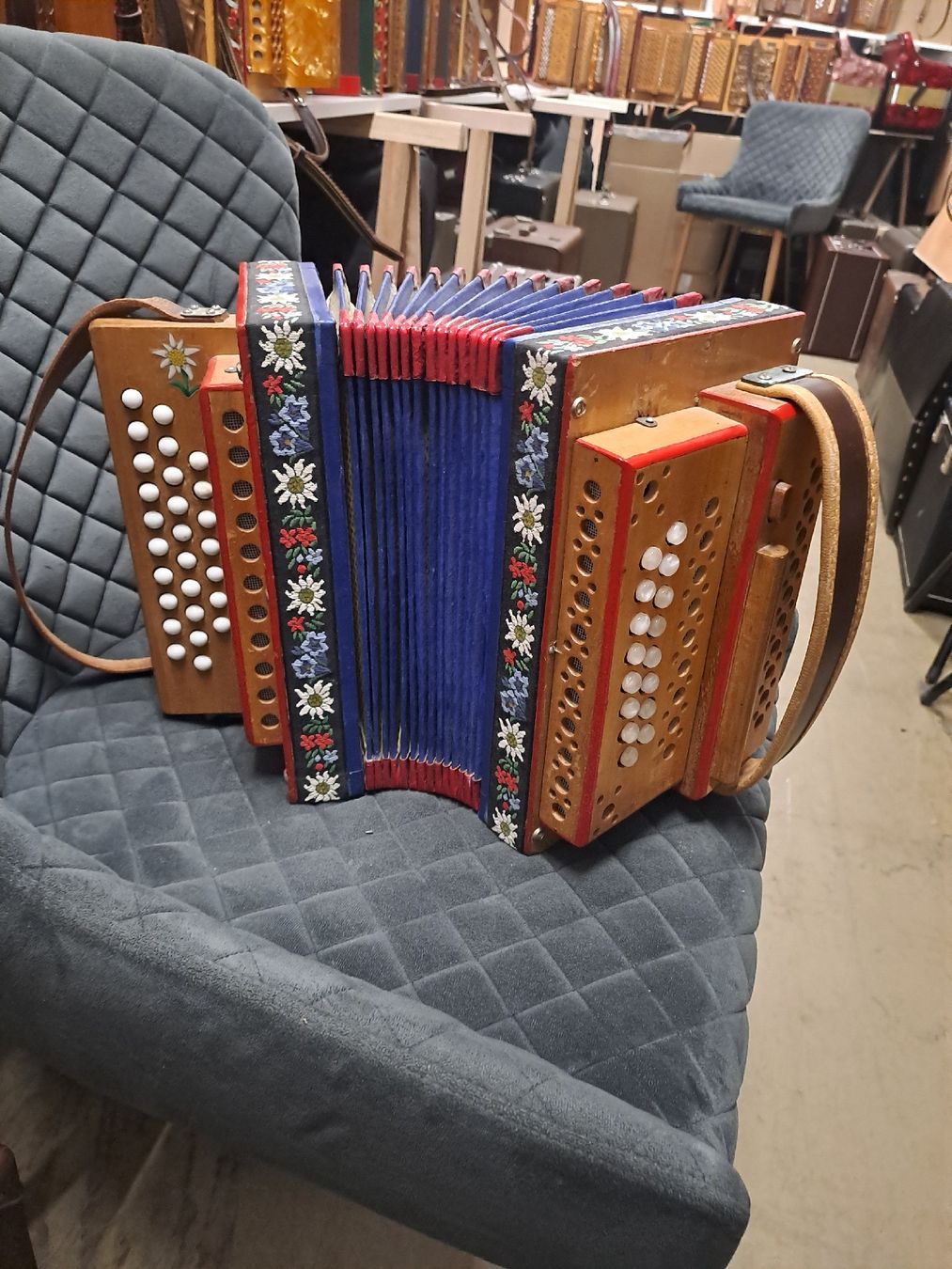 Instruments de musique: schwyzerorgeli ton B – D'occasion à Villeneuve par BibiVintage 3