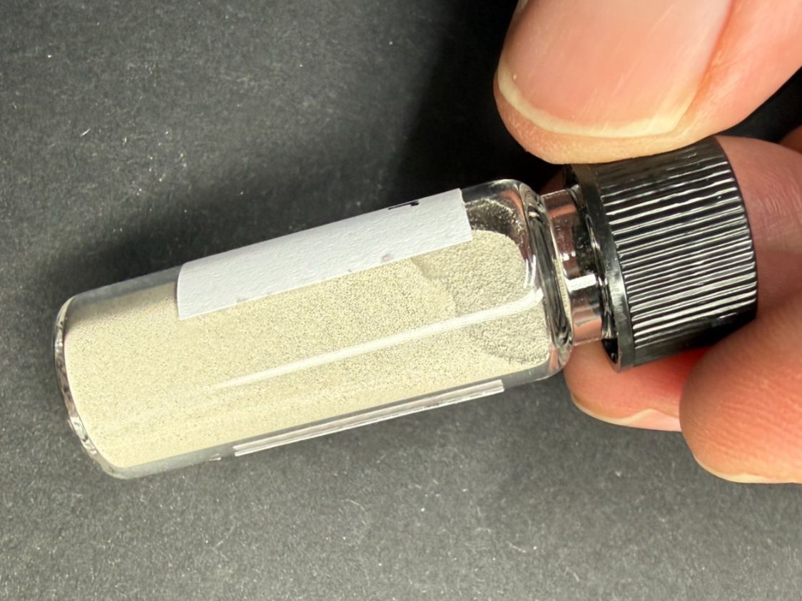 Metalli preziosi: Silber Pulver < 100 um, 10 g – Usato da Lützelflüh-Goldb venduto da Elementis 1
