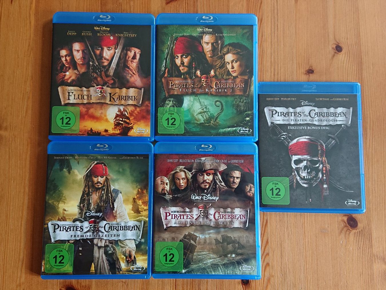 Tutti i DVDs: FLUCH DER KARIBIK 1 bis 4 auf Blu-Ray – Usato da Wilderswil venduto da Exebub 6