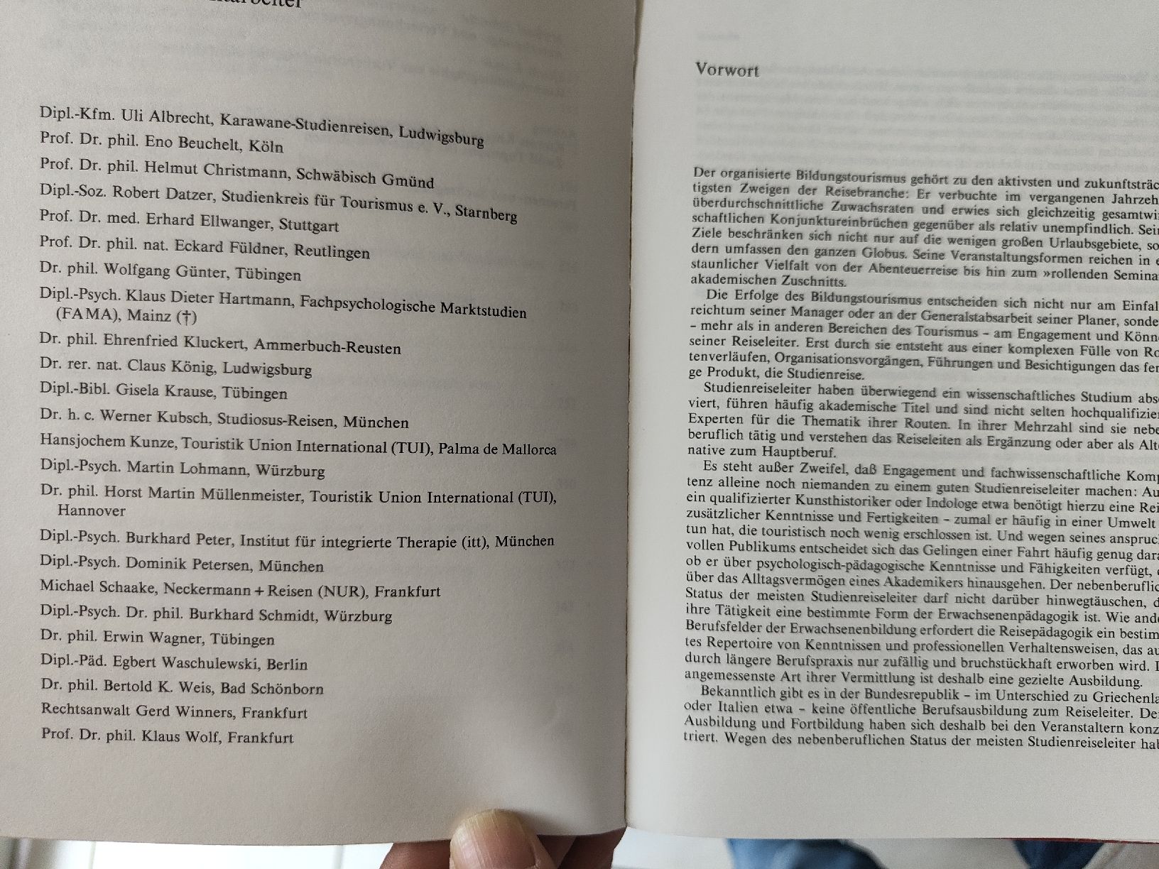 Bücher: Handbuch für Studienreiseleiter Pädagogischer Leiter 1982 – Gebraucht aus Gossau SG von mog_2q7f 3