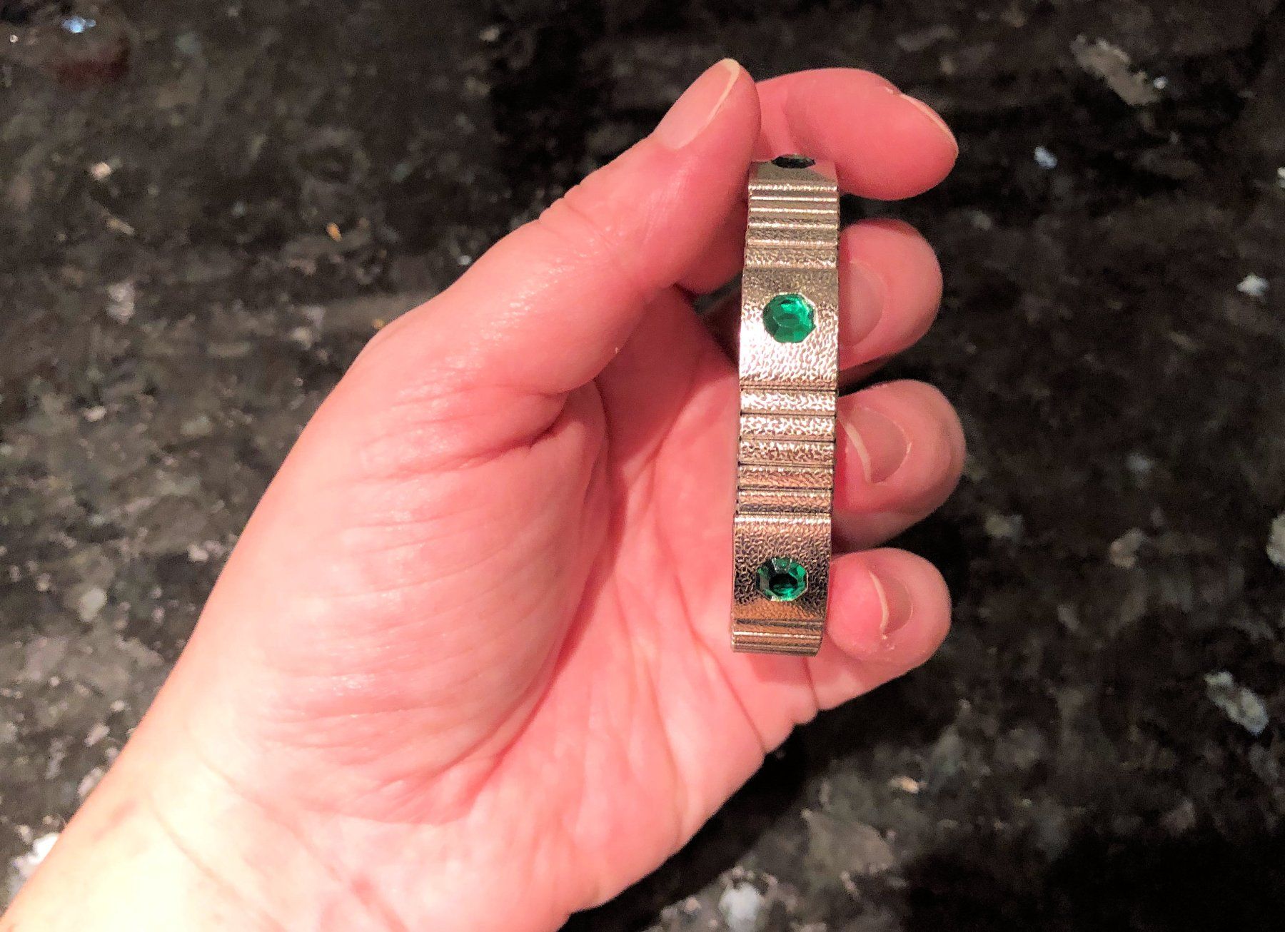 Bracelets: Magnetarmband mit grünen steinen – Neuf avec emballage d'origine à Rüti ZH par Jasna89 2