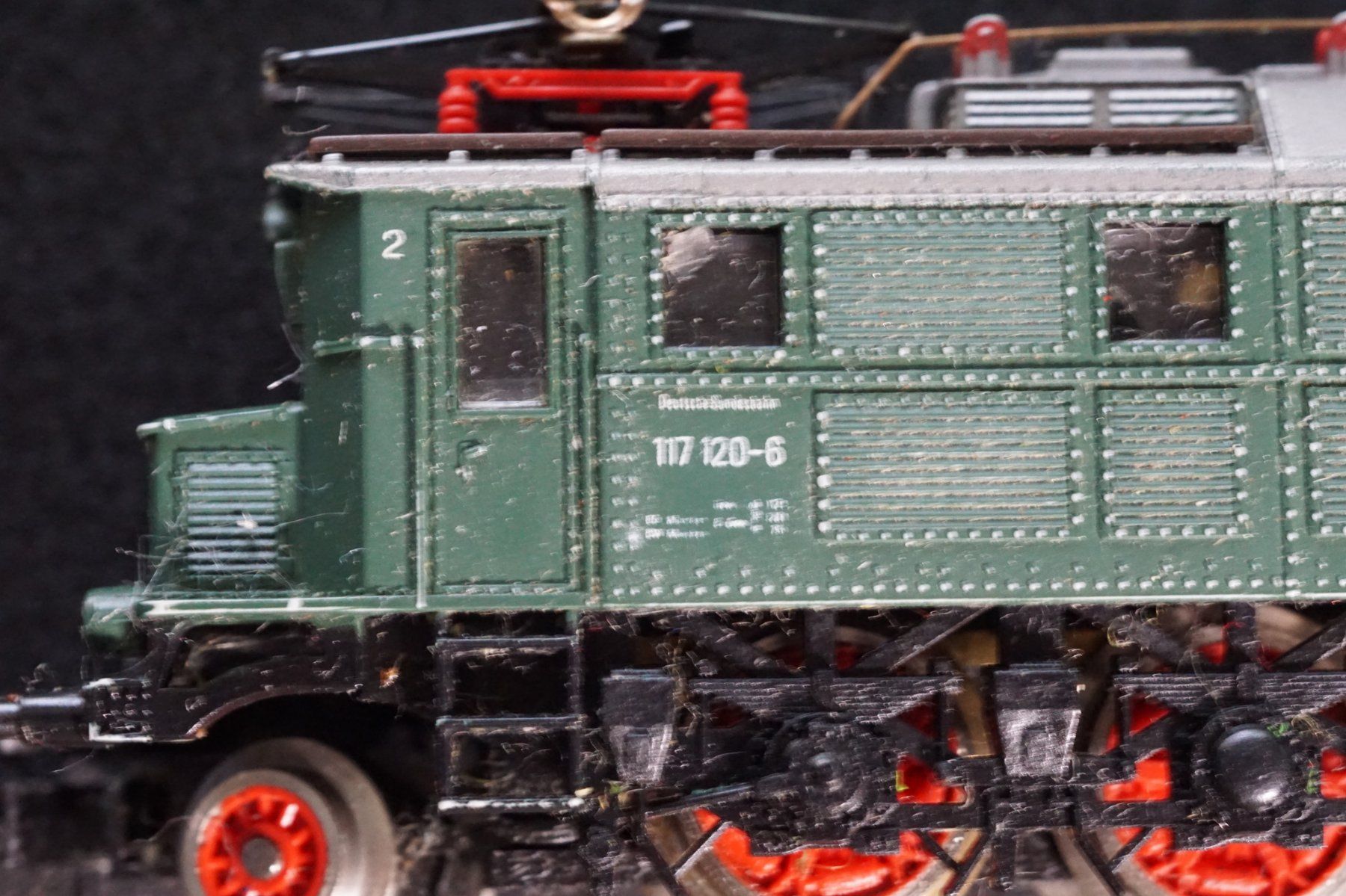 Modellini di ferrovie: DB BR 117 120-6 grün Spur N – Usato da Gränichen venduto da iknow 2