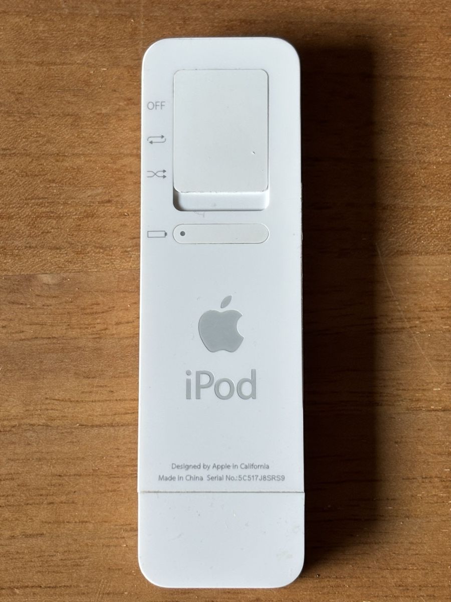 Apple Tragbarer Mediaplayer: Apple iPod Shuffle 1. Generation weiss gebraucht – Gebraucht aus meiringen von Vlinder01 1