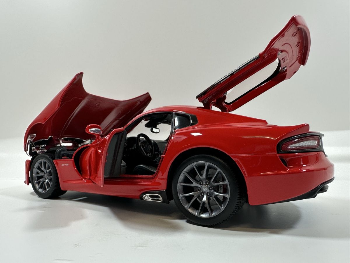 Maisto Modellautos: Dodge Viper SRT GTS 1:18, rot, MAISTO – Gebraucht aus Zofingen von rf9_x2xt 7