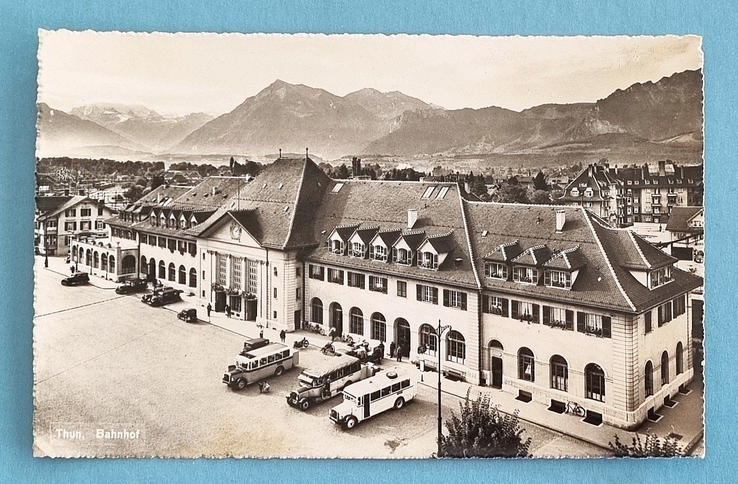 Cartes postales: Thun - Bahnhof - Postauto Parade - 1959 – D'occasion à Rothrist par RROENK