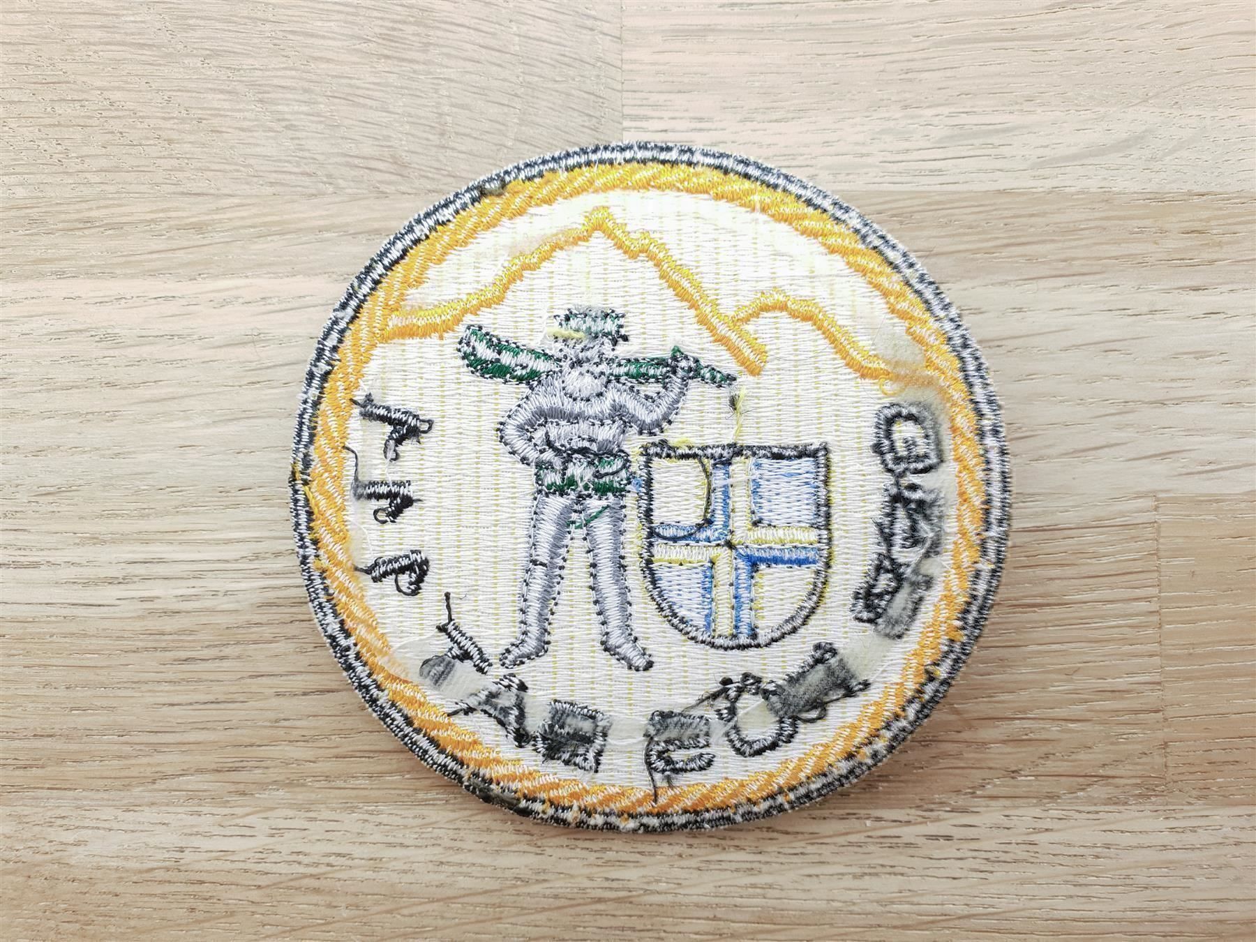 Placchette & Badge: Badge Geb Füs Bat 111 gelb – Usato da Erlinsbach venduto da S700 1