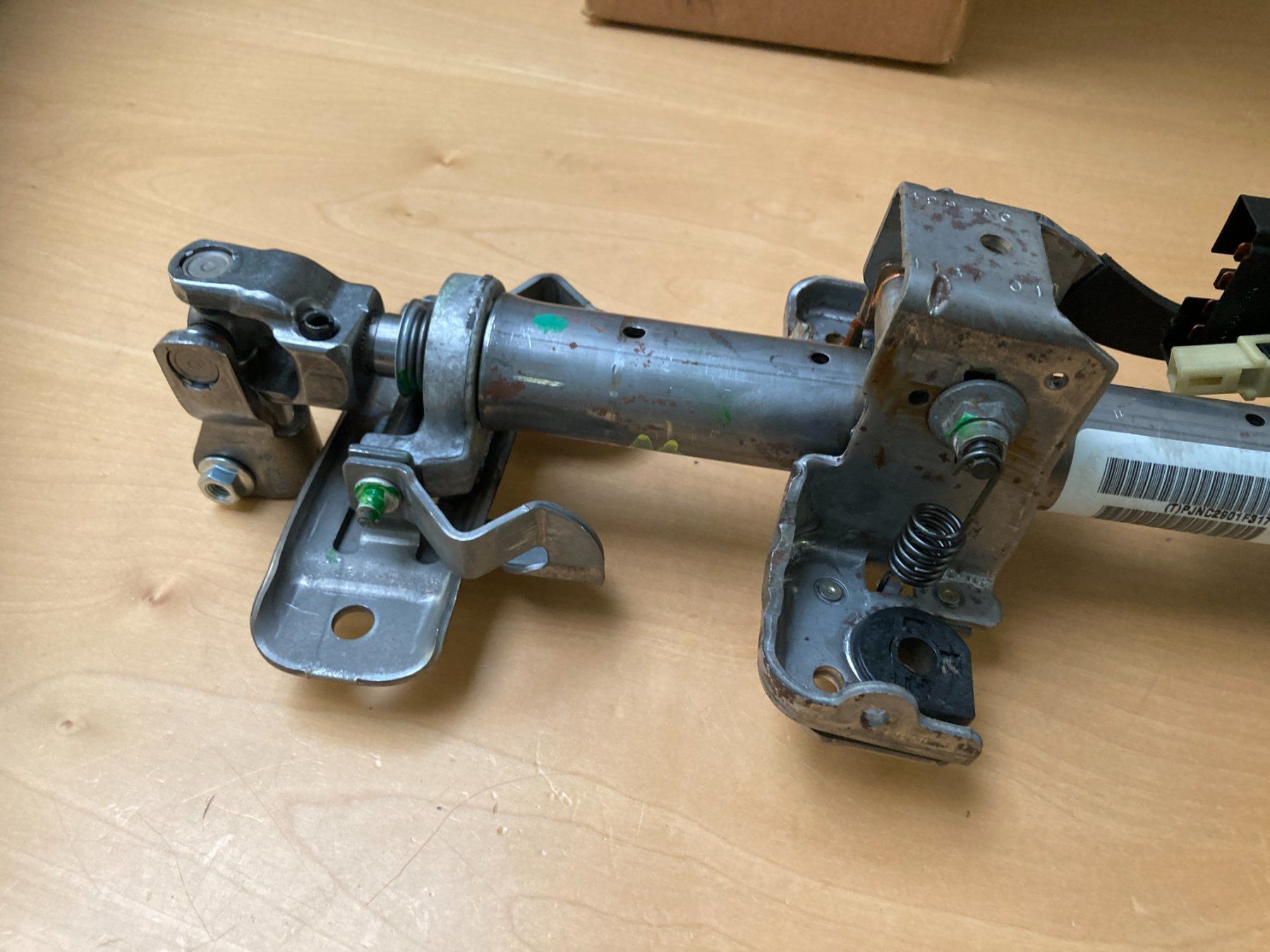 Chrysler Tutti pezzi di ricambio auto: Chrysler PT Cruiser Lenksäule - Mopar 04690697AG – Nuovo e nell'imballaggio originale da Cham venduto da WB2223 4
