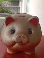 Riessen Sparschwein Goldfarben mit chinesischen  Symbolen.