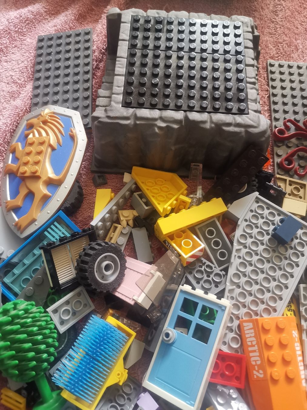 Lego Giocattoli: Lego Mix knapp 2 Kilo mit Strandplatte usw – Usato da Effretikon venduto da Superkarin7 3