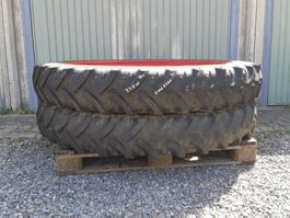 1 Paar Kompletträder 9.5 R48 Kleber