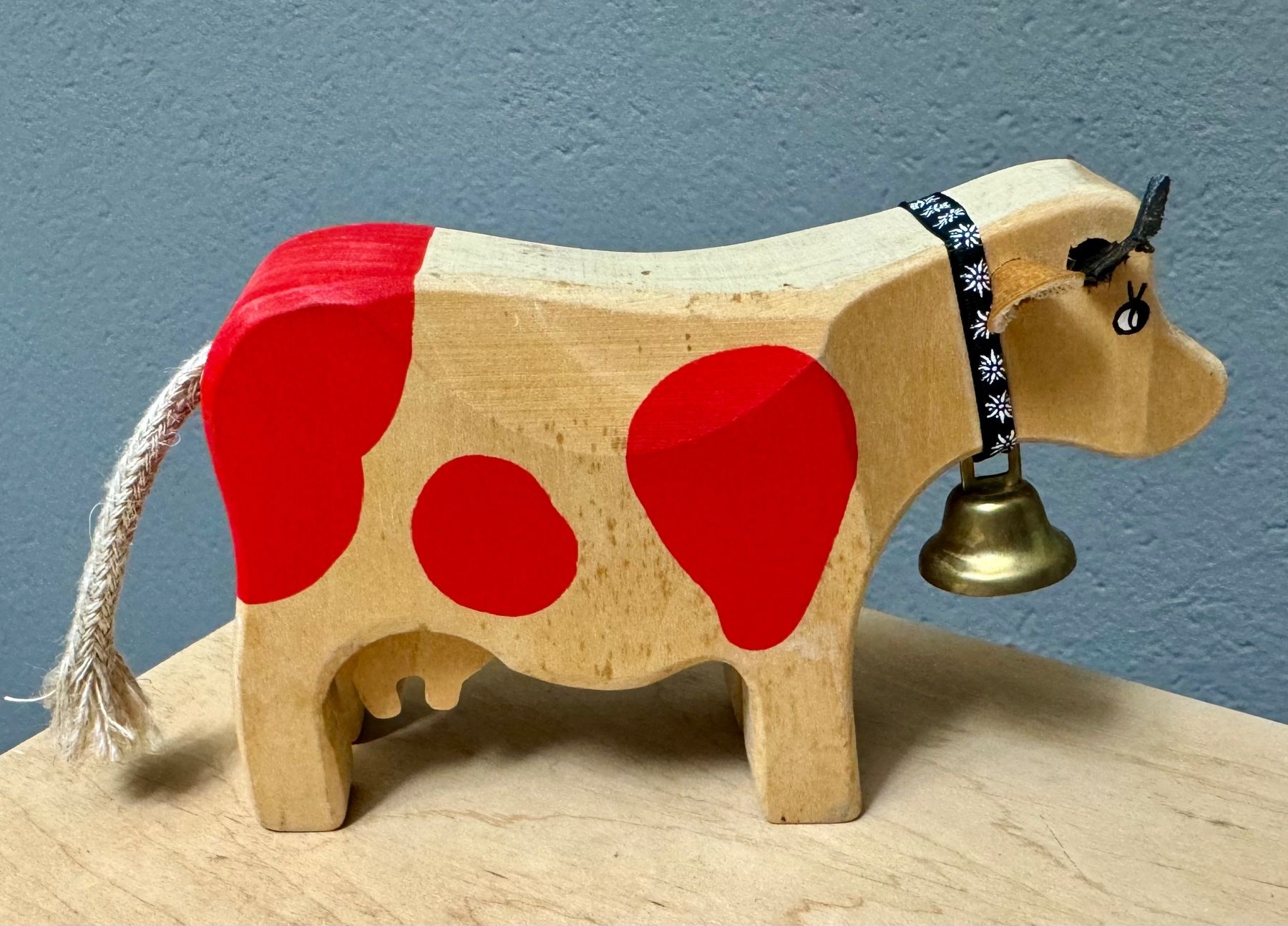 Statuette: Schöne geschnitzte Holzkuh Kuh Holz / Trauffer ? – Usato da Rothrist venduto da Luckywinner 2