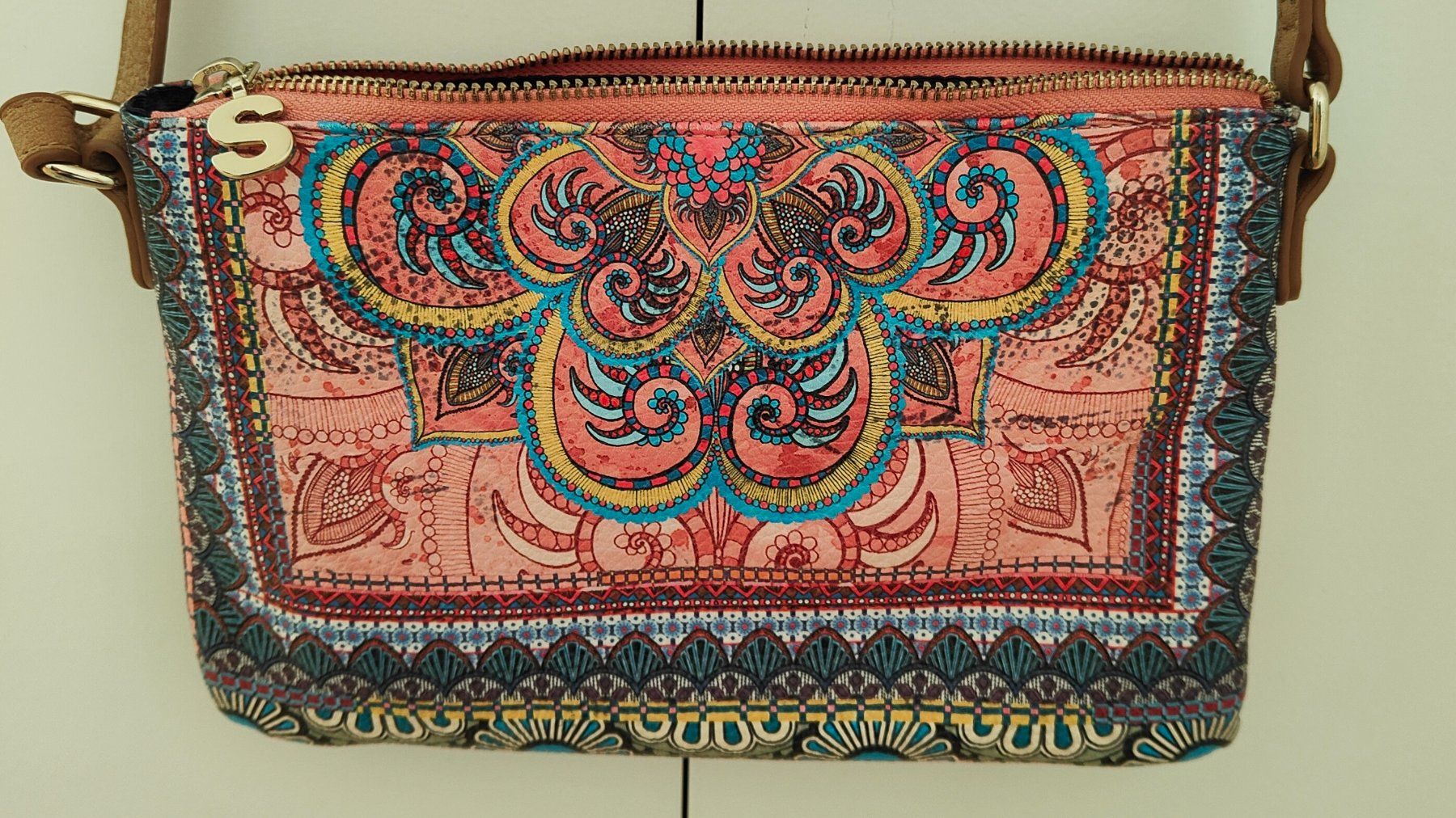 Desigual Borse da donna: DESIGUAL Umhängetasche – Usato da Zollikon venduto da LAZARLA 1