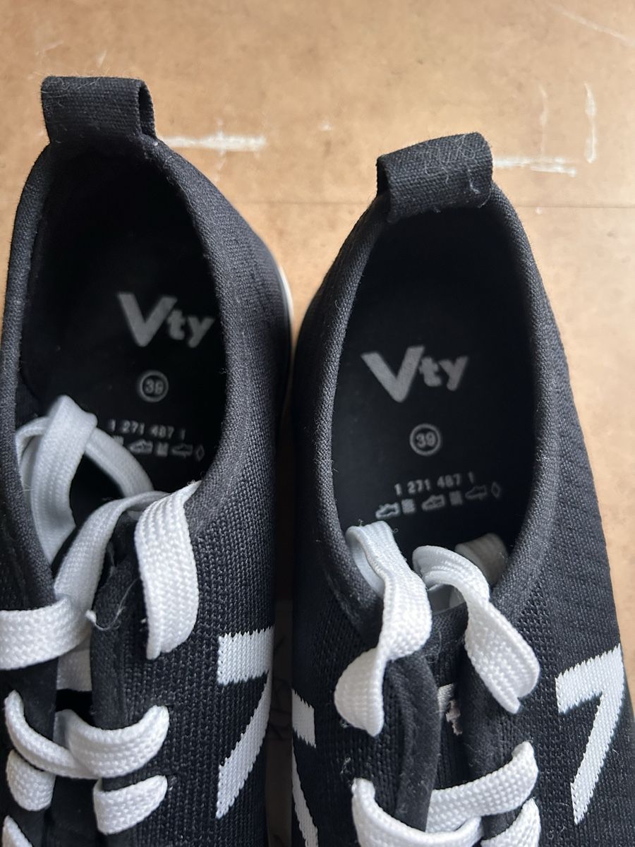 Scarpe da donna: Turnschuhe grösse 39 – Usato da Bern venduto da Dafi7 1