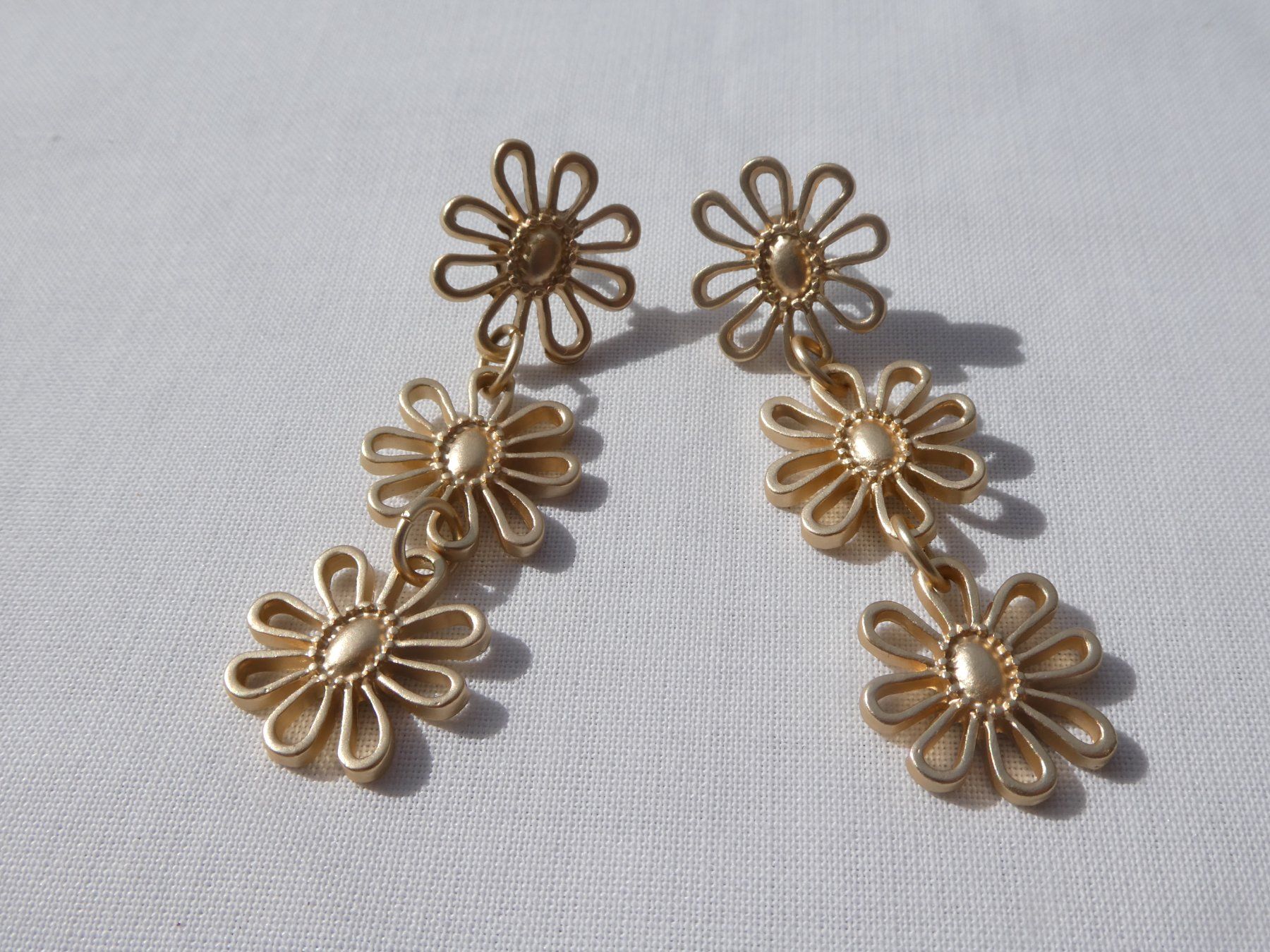 Ohrringe & -stecker: Verspielte Ohrstecker, Modeschmuck – Neu (gemäss Beschreibung) aus Gattikon von kaandooh