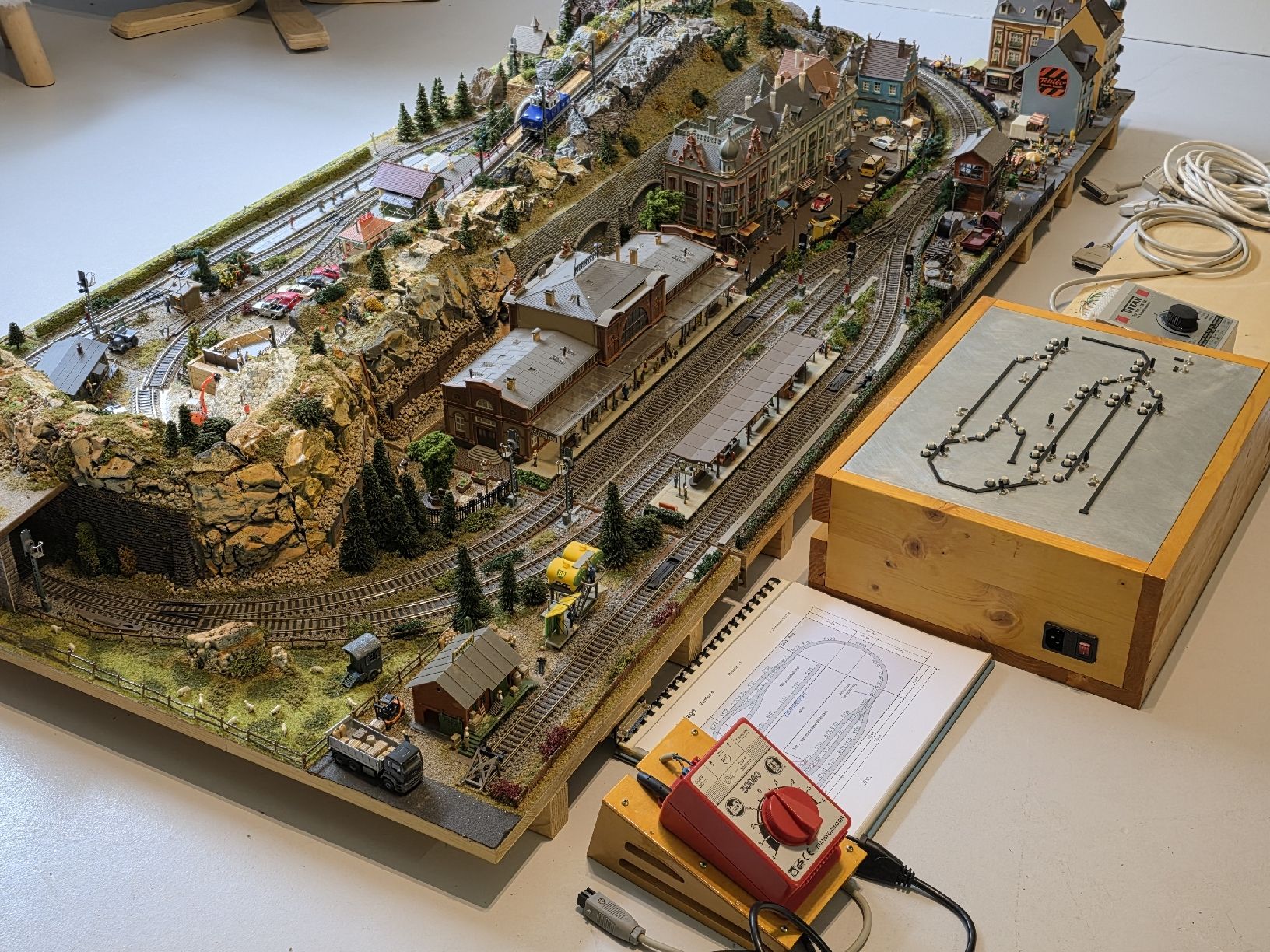 Modellini di ferrovie: Modul Anlage in H0 DC TOP Anlage – Usato da Ried (Muotathal) venduto da Modellbahn.swiss
