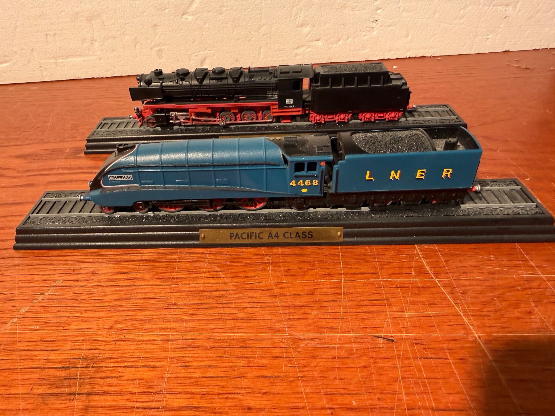 Modelleisenbahnen: 4 Locomotives miniatures, diverses marques, différentes é... – Gebraucht aus Lausanne von artnouveau04 3