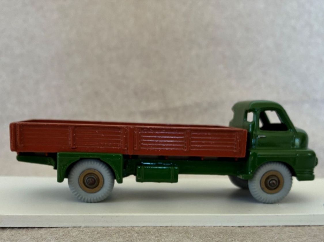 Dinky Toys Modellini d'auto: Dinky Bedford Truck – Usato da Gümmenen venduto da Supererland 2
