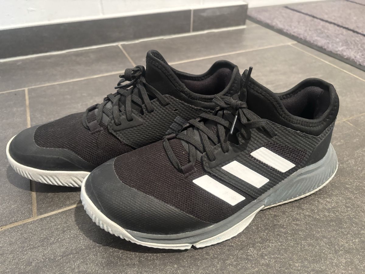 Adidas Scarpe da uomo: Adidas Hallenschuhe Grösse 42 – Nuovo (secondo la descrizione) da Sirnach venduto da Fabrice--_-- 1
