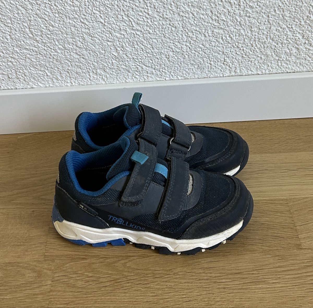 Scarpe per ragazzi: Baskets enfant bleues, scratch, taille 28, Trollkids – Usato da St-Sulpice VD venduto da med_9mc9 1