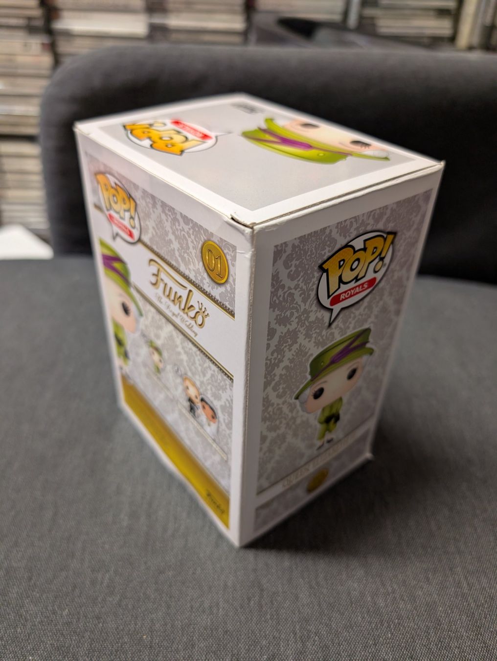Funko Statuette: Funko pop 01 queen Elizabeth II – Usato da Giubiasco venduto da Ticinerd 1