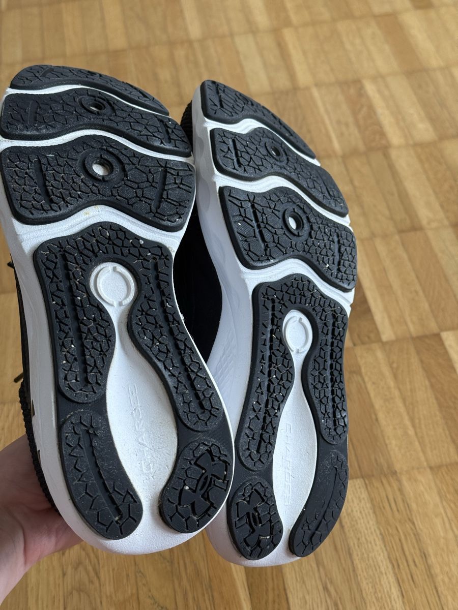 Under Armour Chaussures femmes: Turnschuhe Under Armour – D'occasion à Alchenflüh par hel_n6bm 4