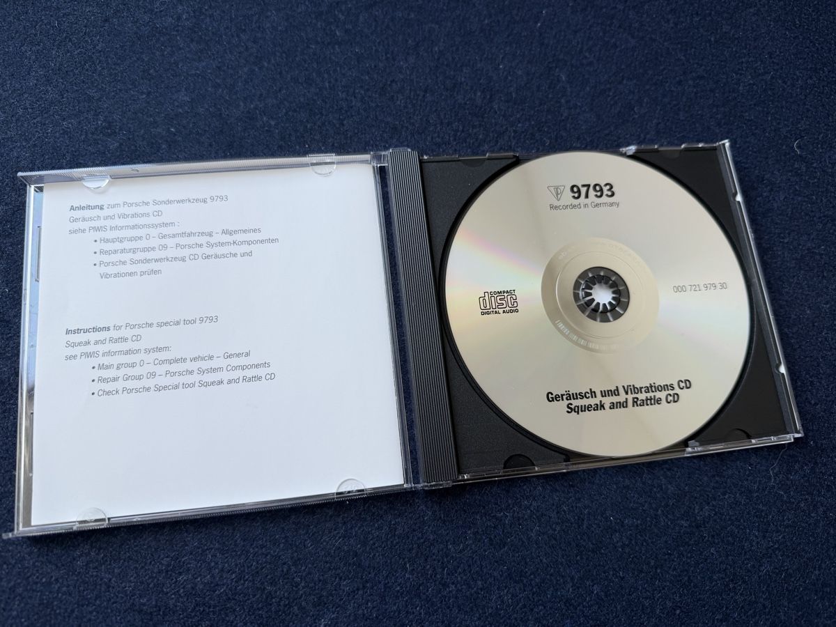 CD: Porsche Squeak and Rattle CD – Nuovo (secondo la descrizione) da Zürich venduto da jankais3r 2