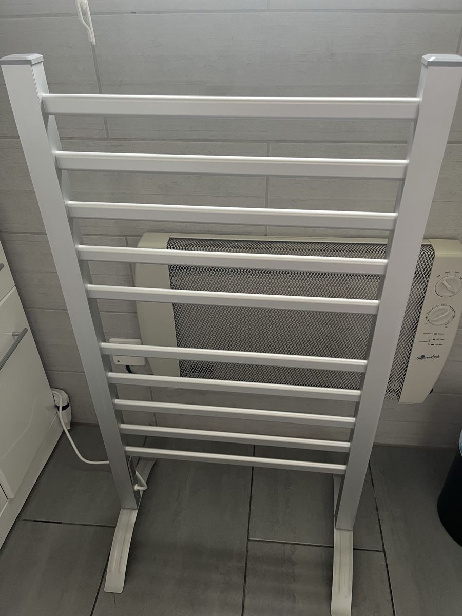 Heizgeräte: Elektrischer Handtuchwärmer 5 Stangen Timerfunktion – Gebraucht aus Susten von Emons