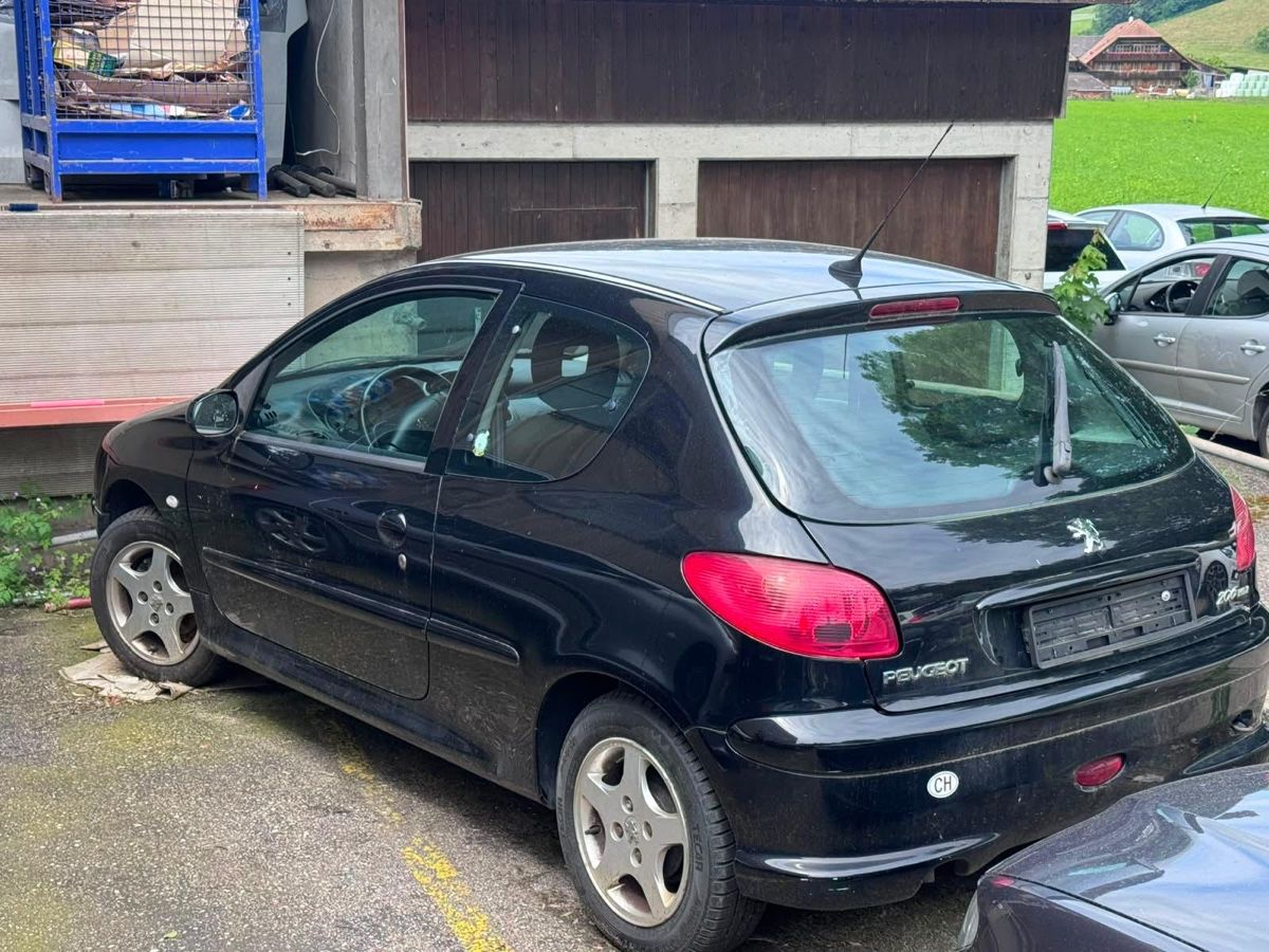 Peugeot Automobili: Peugeot 206 1.4 Diesel – Usato da Langnau i.E venduto da bb325i 1