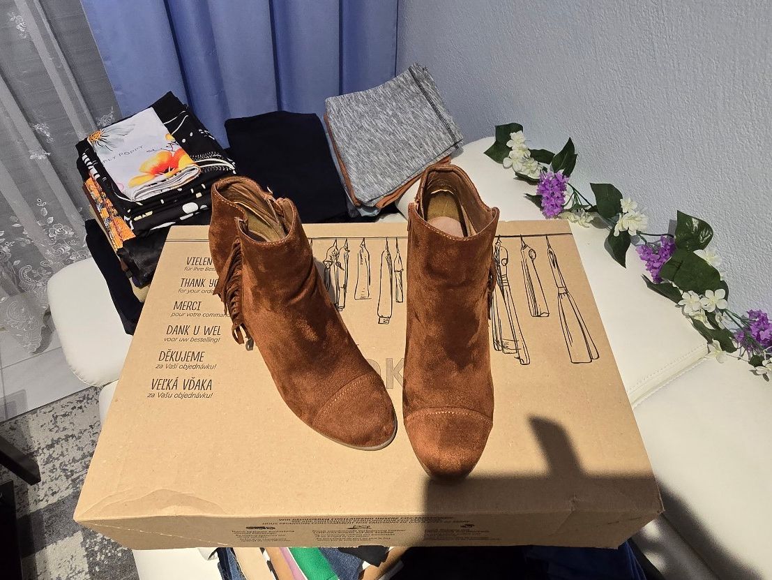 Scarpe da donna: Stiefelette Damen Grösse 39 – Usato da Chur venduto da Mikymiki 3