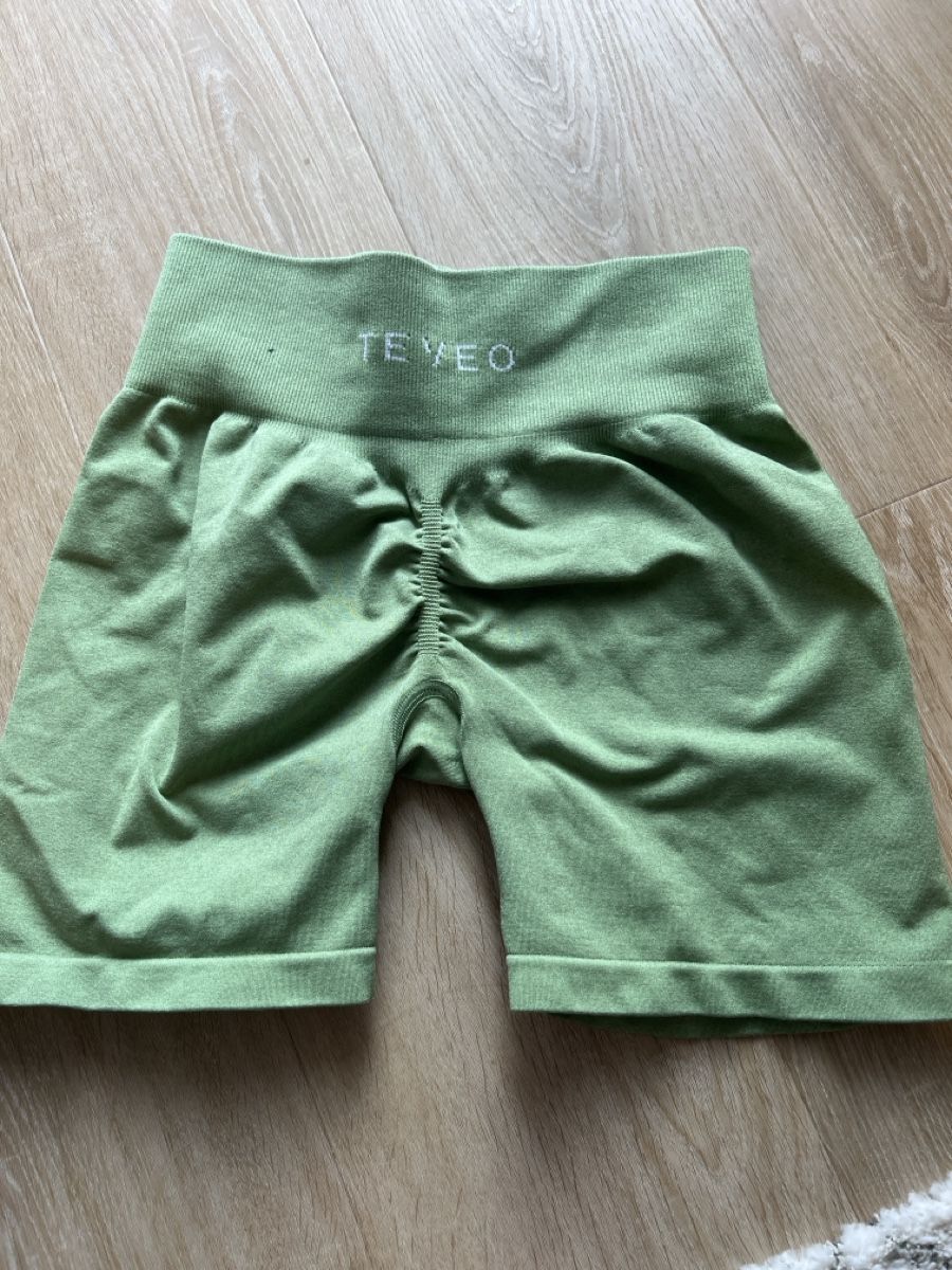 Teveo Leggings: Teveo Shorts – Usato da Bülach venduto da joowaaa 1