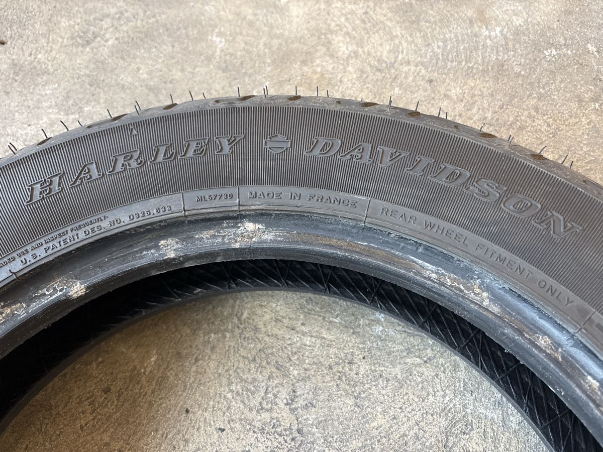 Pneus & Roues: Dunlop D402 MT90B16  Harley-Davidson – D'occasion à Unterägeri par WSpower 1