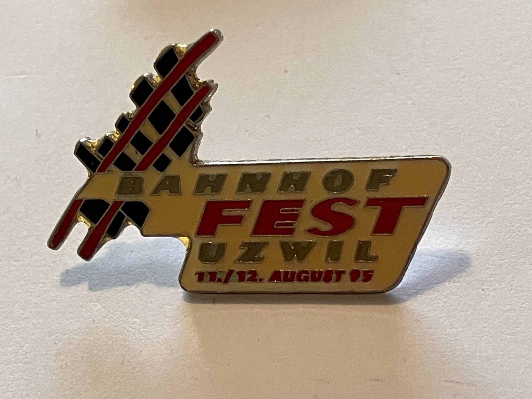 Plaquettes & Badges: 1 Pin Bahnhofsfest Uzwil 1995 – D'occasion à Basel par djwwpp