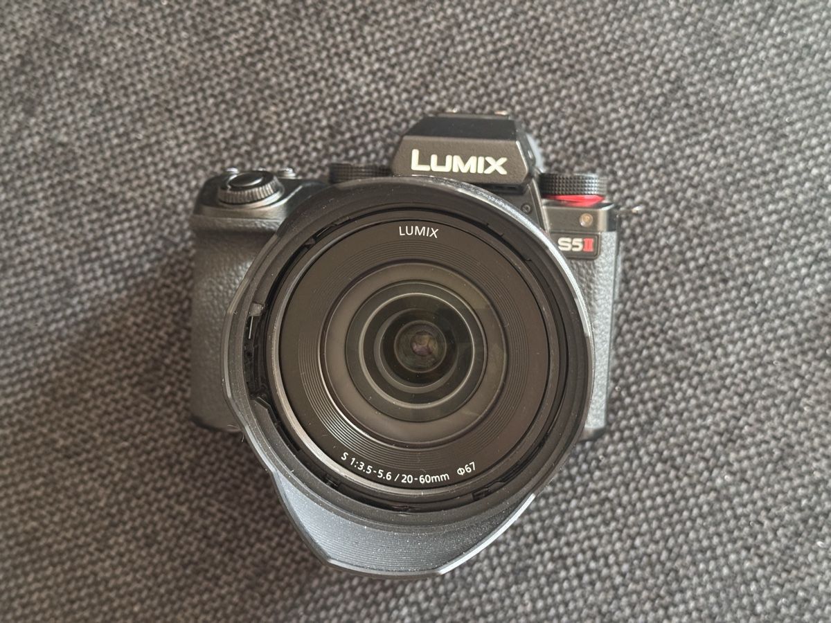 Panasonic Kamera: Panasonic LUMIX DC-S5II inkl. Objektive, Blitz und Buch – Gebraucht aus Eschenbach SG von Lolipoperer 7