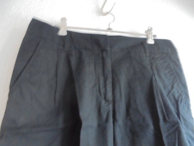 H&M Pantaloni: Shorts schwarz Gr. 42 H&M NEU – Nuovo (secondo la descrizione) da Hinwil venduto da Glasperlen 3
