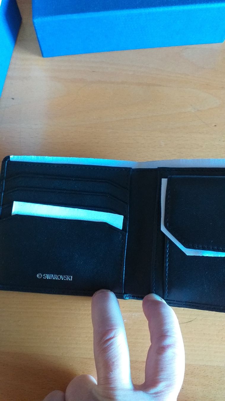 Brieftaschen: Portemonnaie Swarovski – Neu und originalverpackt aus Wünnewil von 04Blume 1