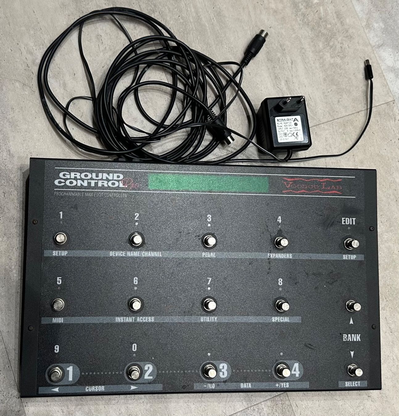 Amplificatori: Brunetti 059, 2x12 cab, Rocktron intellifex, Voodoolab Midi – Usato da Menznau venduto da baholino 8