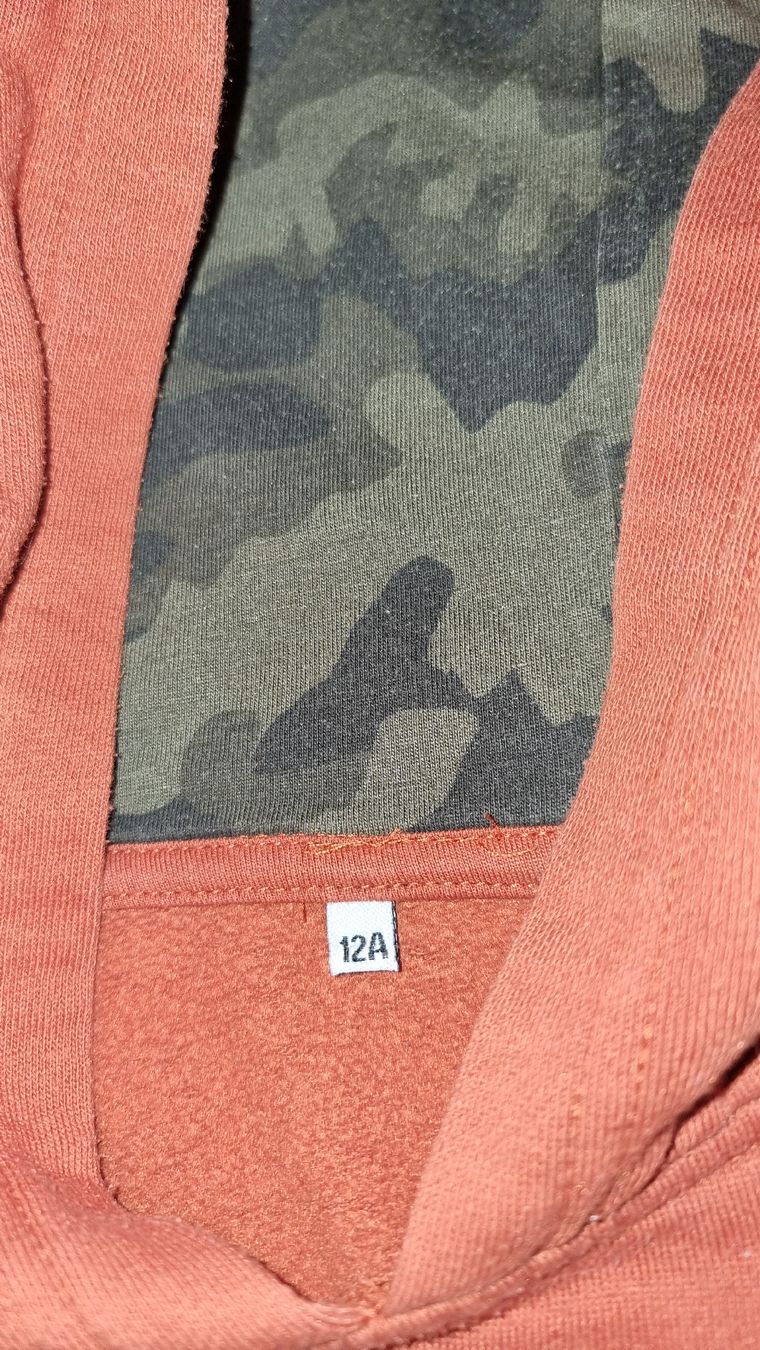 Maglioni & Felpe: Cooles Kapuzenpullover Gr 12A Trend Camouflage – Usato da Wigoltingen venduto da Zuckerfee84 2
