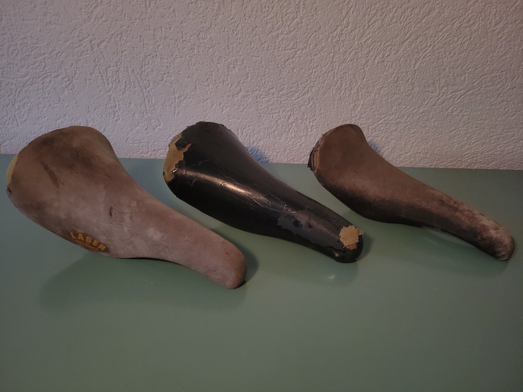 Pezzi di ricambio: Posten alte Vintage-Velosättel, diverses Konvolut – Usato da Zürich venduto da RepairandCare 1