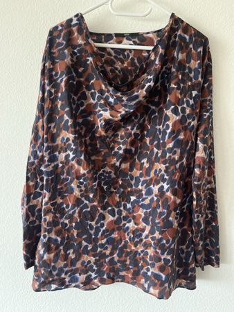 Hugo Boss 100% Pure Silk Blouse Leopard Print Size 40 M/L