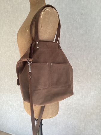Sac en bandoulière, en daim,