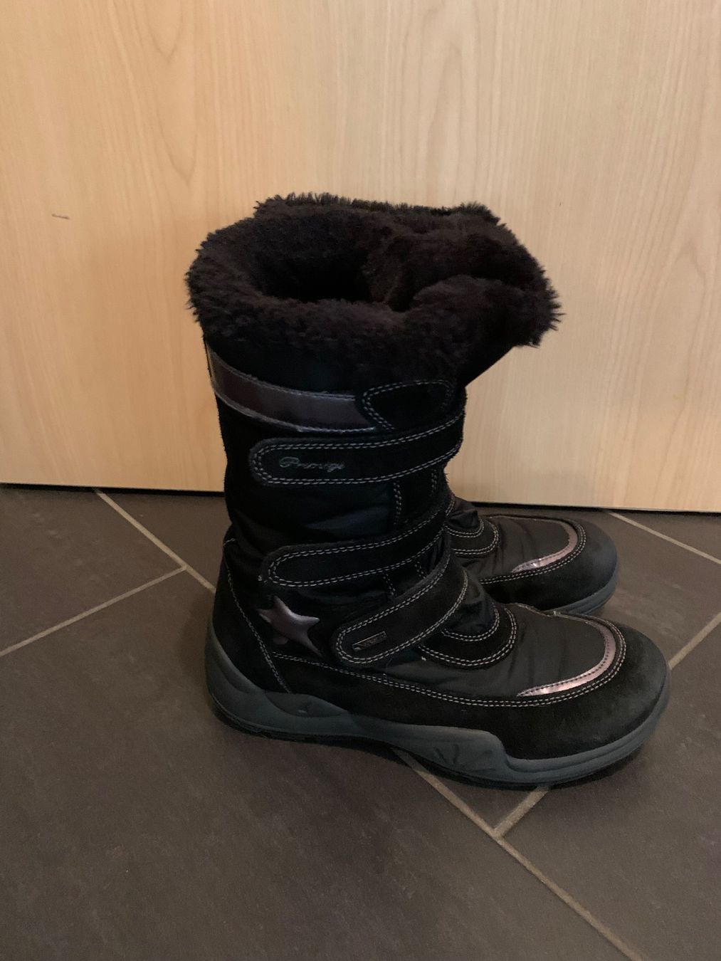 Scarpe per ragazze: Mädchen Winter-Stiefel / Grösse 38 – Usato da Aristau venduto da Padelino 1