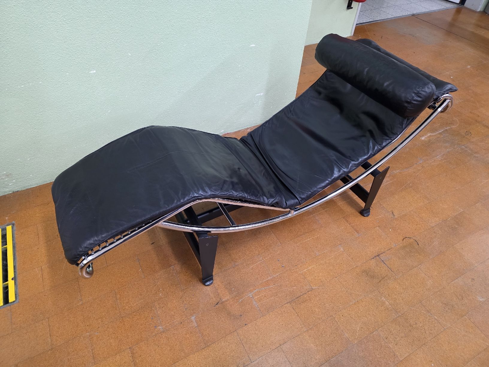 Sedie a sdraio: Designer Liege im LC4 Le Corbusier Stil – Usato da Lichtensteig venduto da Polsterwerk 1
